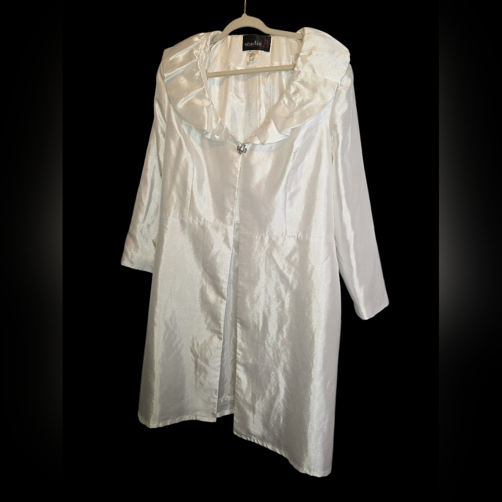 Elegant White Coat Ruffled Collar Embellished Button Open Front Quiet Luxury 20W